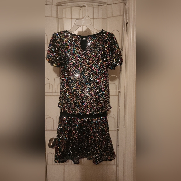 Fun Multicolor Sequin Skirt And Top - Picture 4 of 4